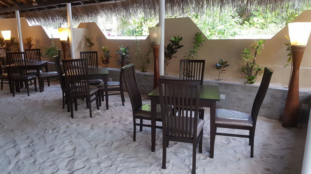 Tropical Village Fehendhoo Exterior photo