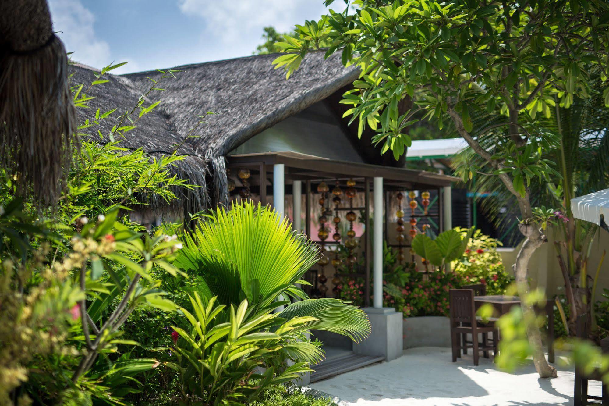 Tropical Village Fehendhoo Exterior photo