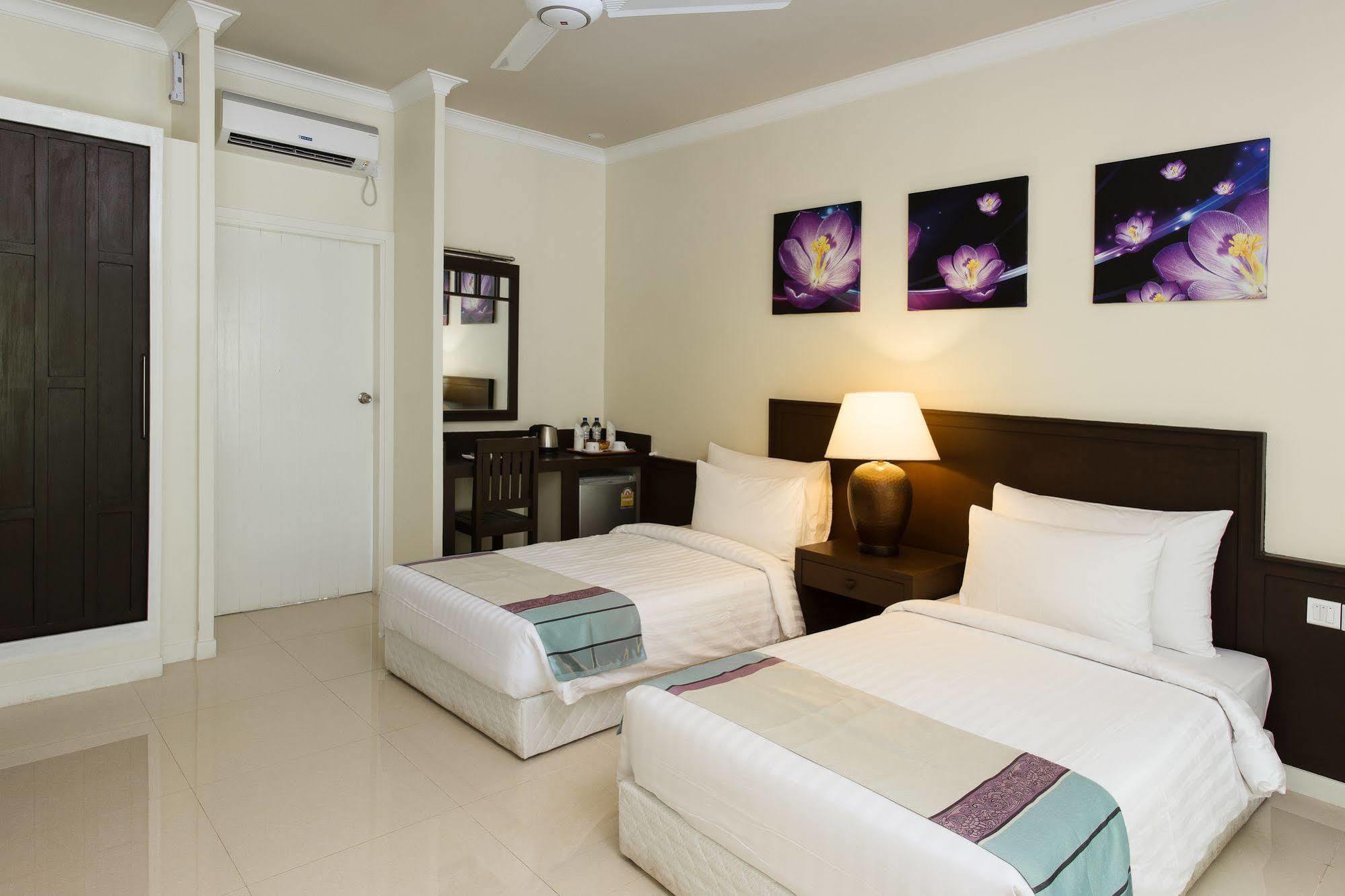 Tropical Village Fehendhoo Exterior photo