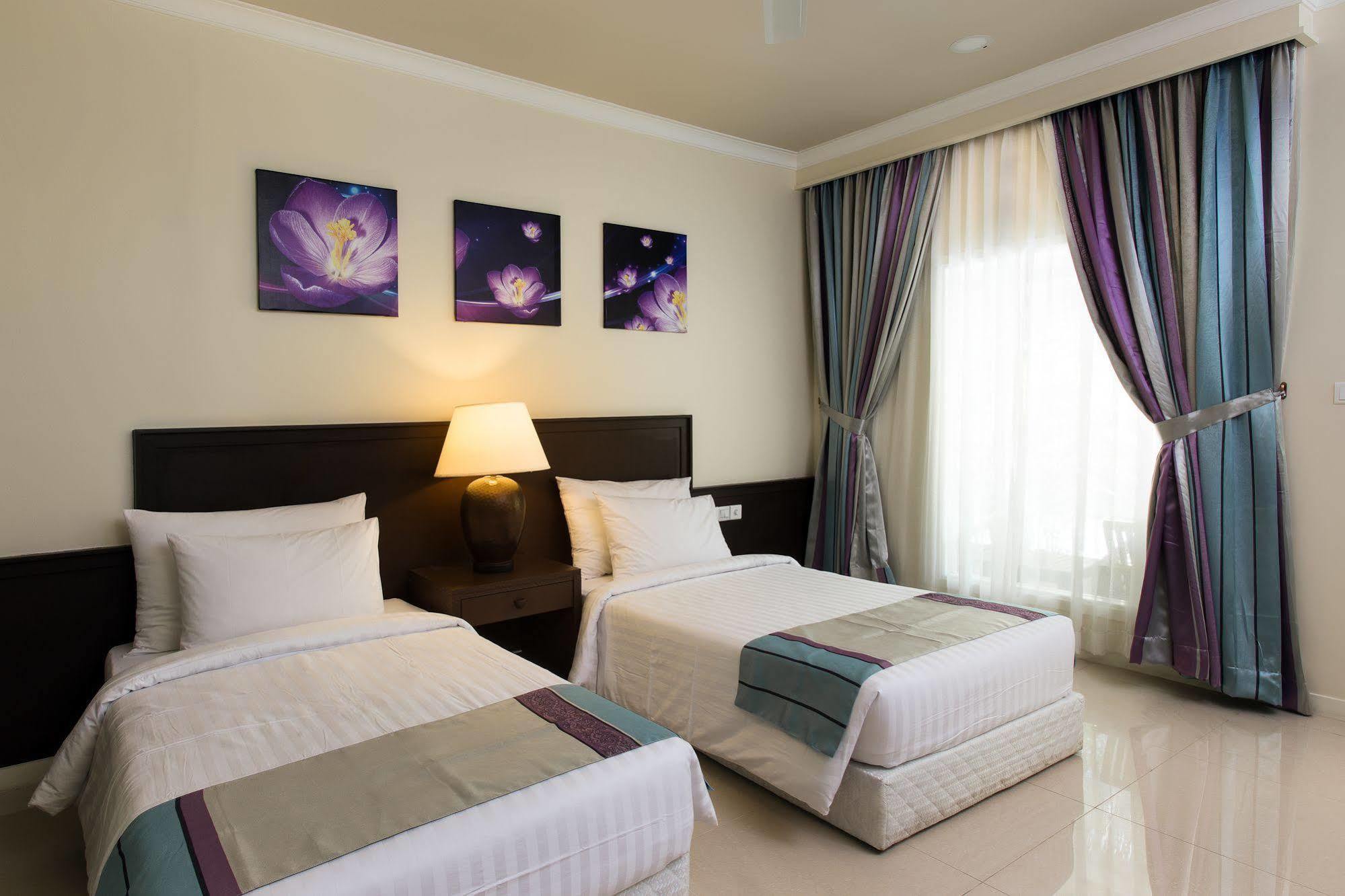 Tropical Village Fehendhoo Exterior photo