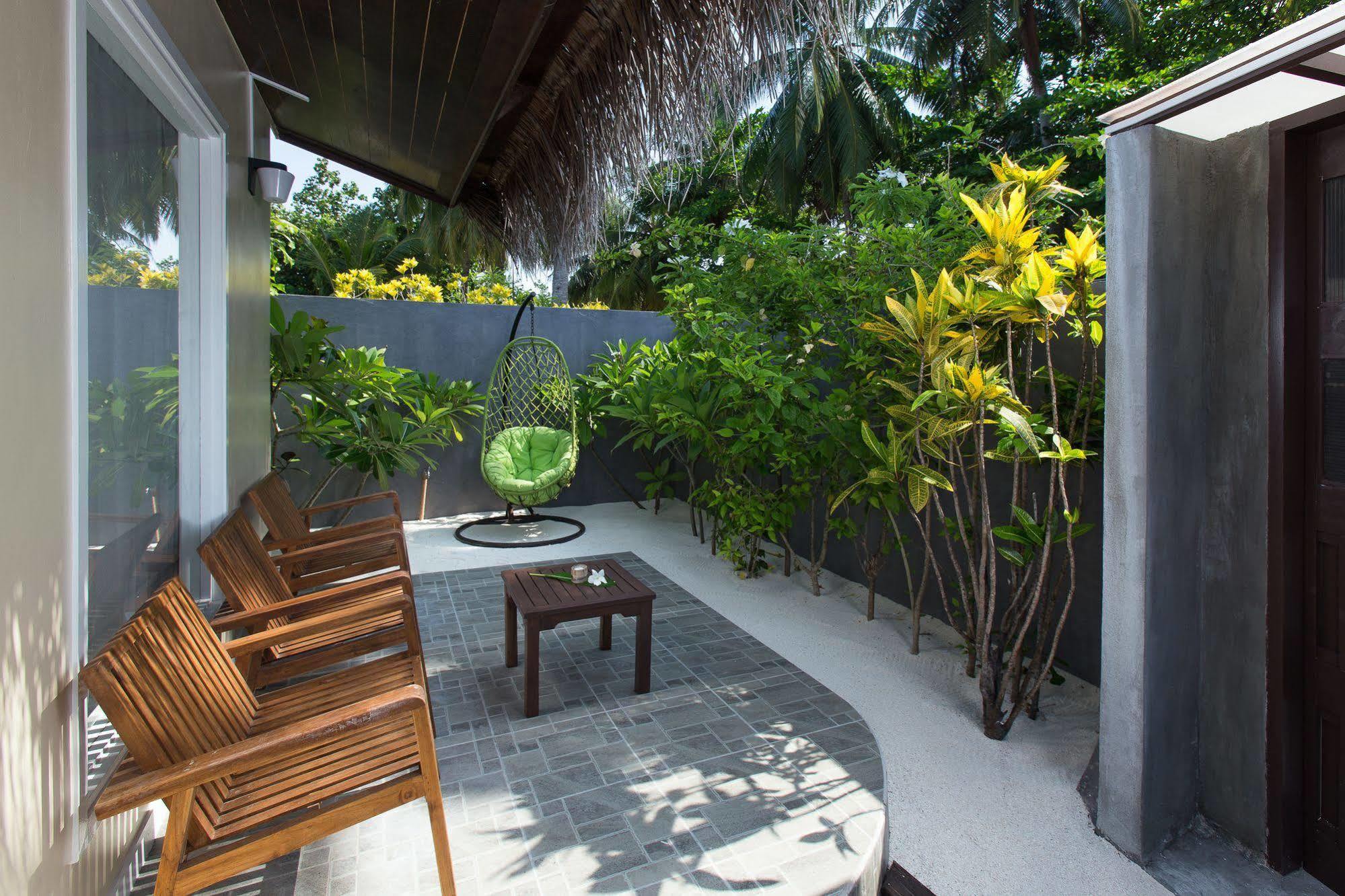 Tropical Village Fehendhoo Exterior photo