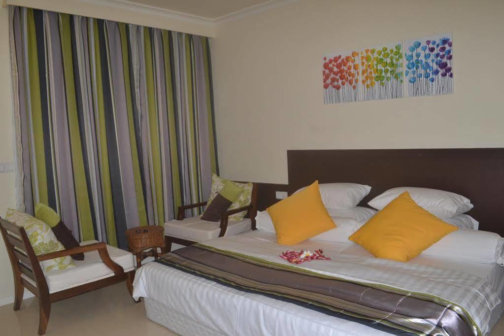 Tropical Village Fehendhoo Exterior photo